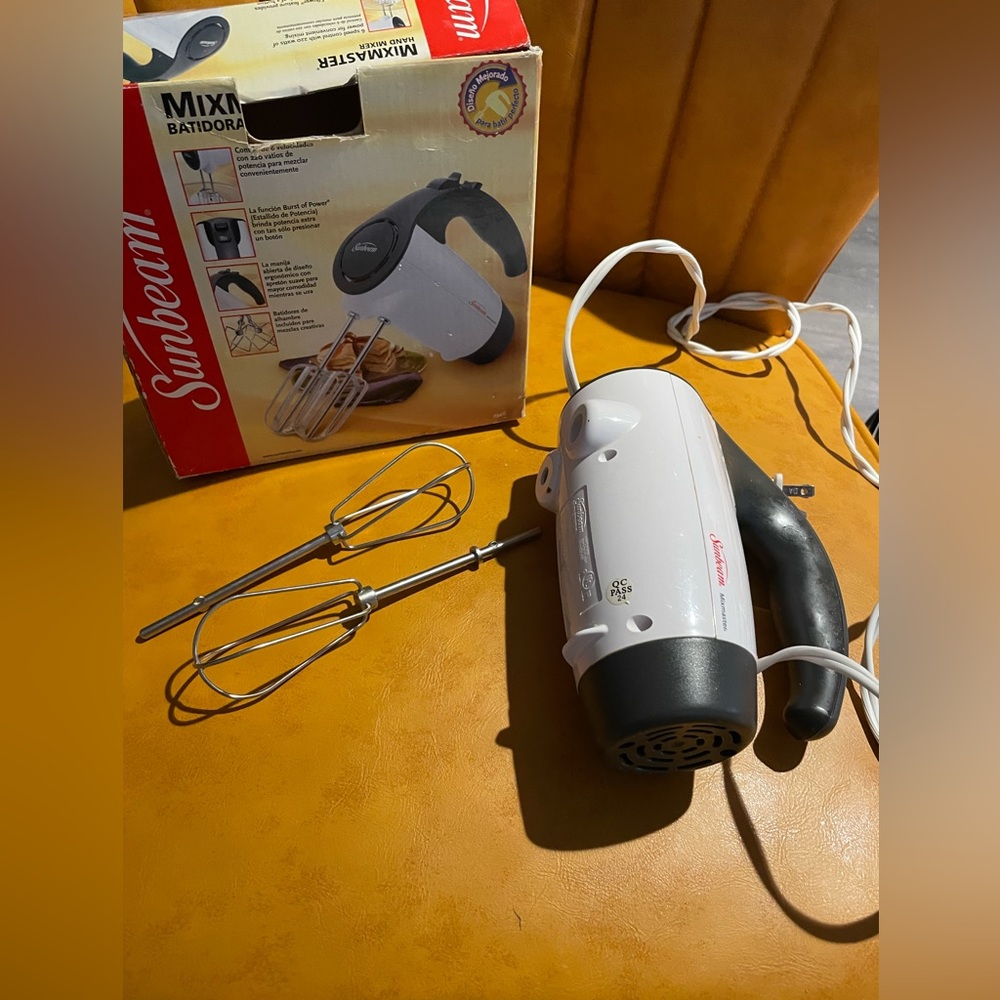 Hand mixer brand new
